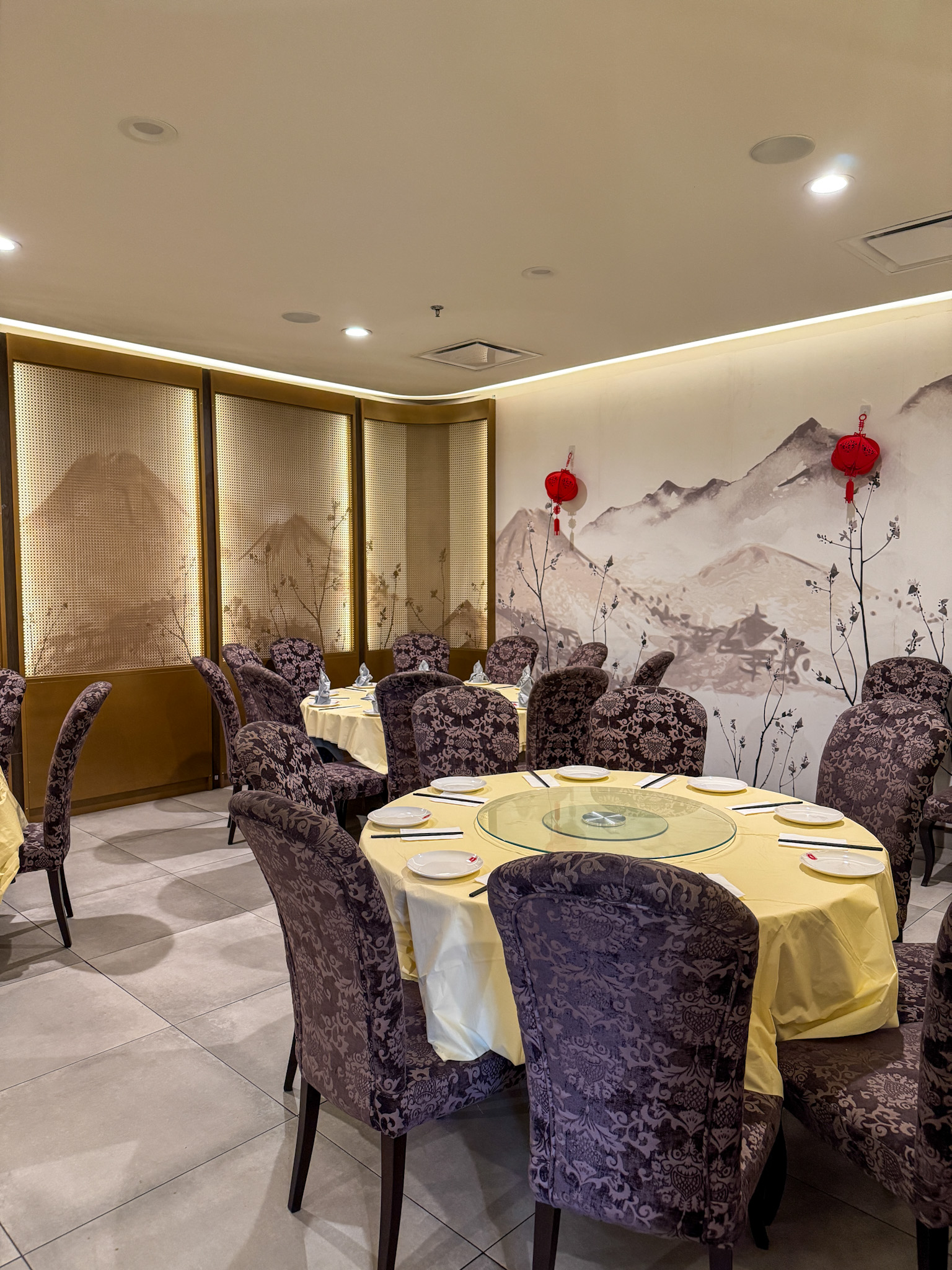 yh seafood clubhouse interior